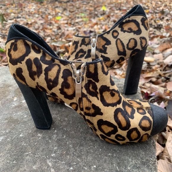 Leopard shoes Sam Edelman Felix Calf Hair Bootie size 7M - Picture 10 of 10